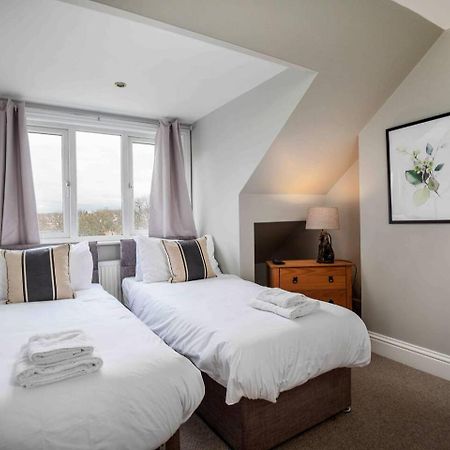 Stylish & Spacious 3 Bed Apartment With Parking Sheffield Exterior photo